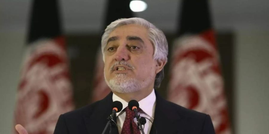 Auch Abdullah Abdullah, Regierungsgeschäftsführer von Afghanistan, soll unter den Gästen der Veranstaltung gewesen sein, bei der mindestens 27 Menschen nach einem Angriff starben. Foto: Tamana Sarwary/AP/dpa