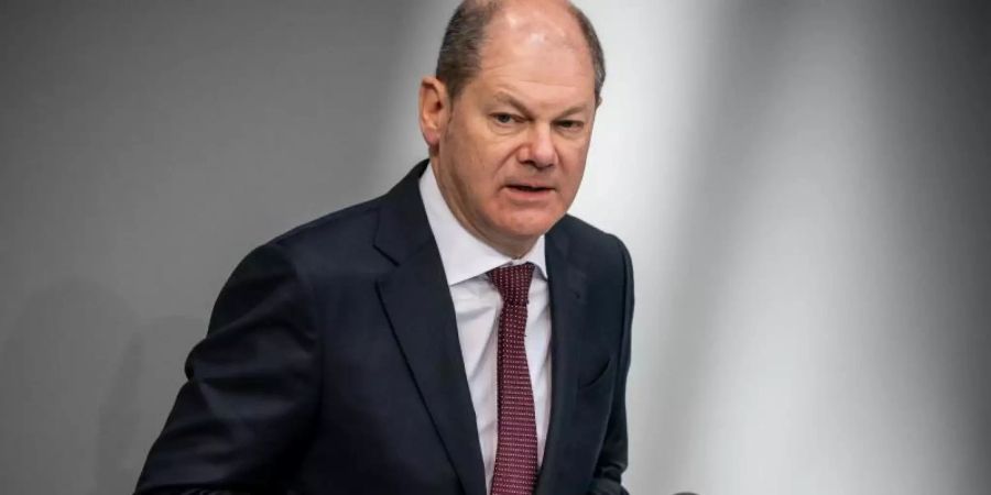 Vizekanzler Olaf Scholz: «Vor uns liegen harte Wochen. Wir können sie bewältigen, wenn wir solidarisch sind.». Foto: Michael Kappeler/dpa