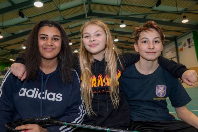 Vl: Alischa, Aurora und Grigorj (spielt im Mittelfeld der «Bunsenbrennerjohnnys»).