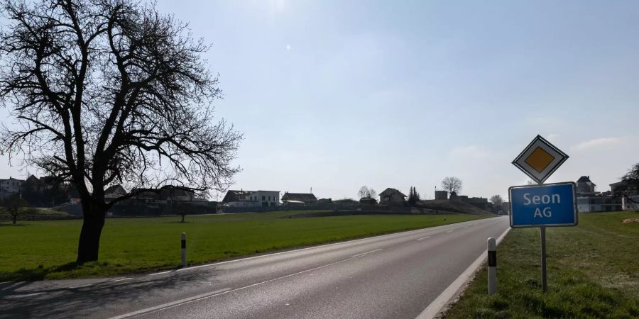 Die Einfahrt von Schafisheim nach Seon.