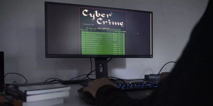 Schweizer Internetnutzer haben vermehrt Sicherheitsprobleme. Beim Kreditkartenbetrug korrespondiert die Zahl der Vorfälle mit der Häufigkeit von Online-Shopping. Aber in den Social Media lassen sich Schweizer wirklich zu oft hacken – auch weil sie das Sichern von Daten vernachlässigen. (Symbolbild) Internetkriminalität