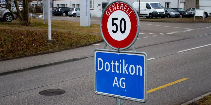 Ortsschild der Gemeinde Dottikon. Ortsschild der Gemeinde Dottikon.