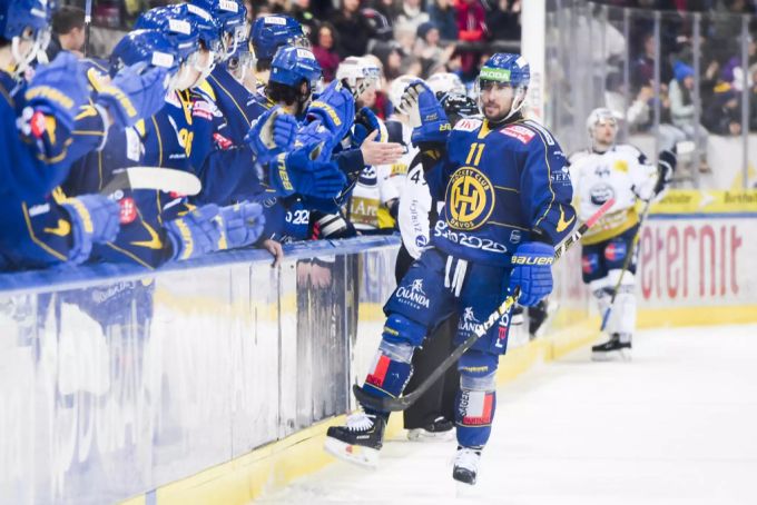 Palushaj vom HC Davos jubelt gleich doppelt. HC Davos