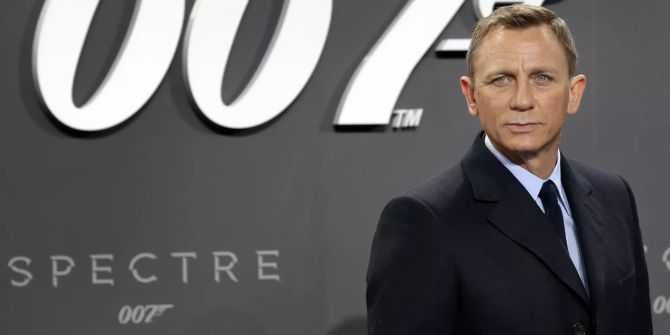 Daniel Craig