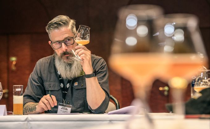 Oliver Wesseloh ist Inhaber einer Brauerei in Hamburg und war 2013 Weltmeister der Biersommeliers. Brauerei Bier Sommelier Mann
