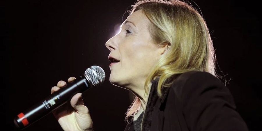 Lemper bei einem Konzert 2009 in Los Angeles