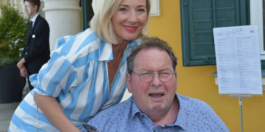 Ottfried Fischer und seine Simone haben ihre kirchliche Trauung abgesagt.