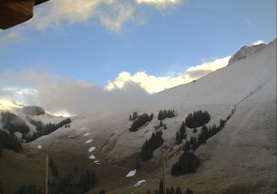 Im Schwarzsee FR gibt es nicht einmal auf fast 1700 Metern über Meer genug Schnee für eine Piste.