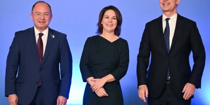 Bukarest - Nato-Länder beraten über Terrorismus und China