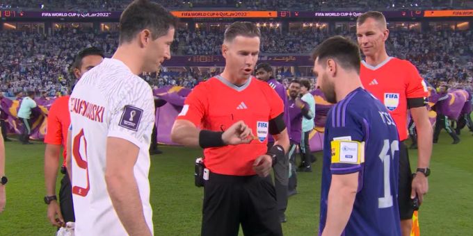 Die beiden Captains Robert Lewandowski und Lionel Messi ziehen mit ihren Teams an der WM 2022 in den Achtelfinal ein. WM 2022
