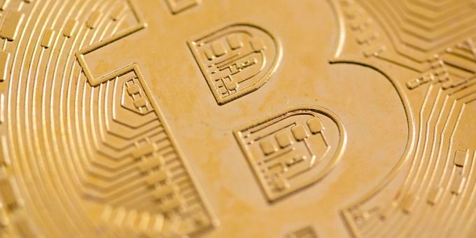 Der Bitcoin steht wieder hoch in der Gunst der Anleger. (Archivbild) Der Bitcoin steht wieder hoch in der Gunst der Anleger. (Archivbild)