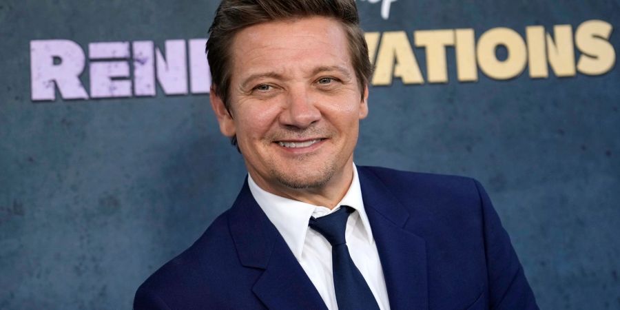 Über seine sozialen Medien informiert Jeremy Renner häufiger über seinen Genesungsprozess.