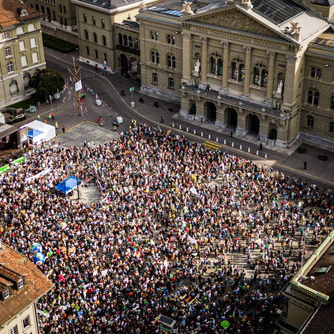 Teilnehmende am Klimastreik 2023, 30. September, auf dem Bundesplatz. Klimastreik September Bundesplatz 2023