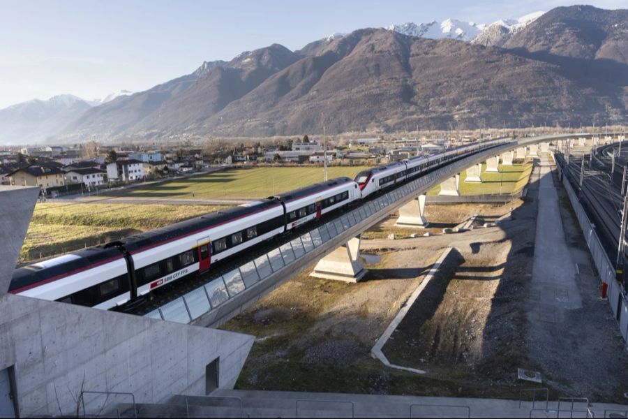 Jetzt können an den Wochenenden jeweils wieder Reisezüge durch den Gotthard fahren.