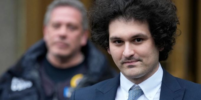 Sam Bankman-Fried ist Gründer der Digitalwährungs-Börse FTX und steht wegen Betrugs vor Gericht. gericht ex freundin