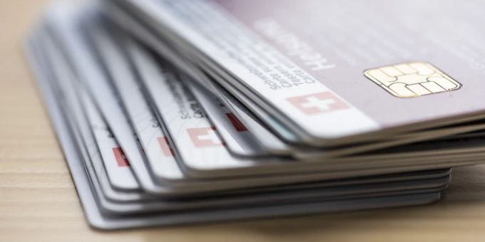 Berater von Krankenkassen verfolgen teilweise aggressive Verkaufstaktiken. Krankenkasse