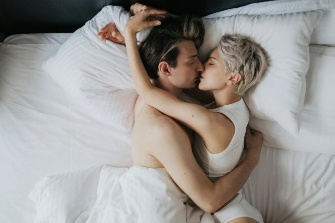 Ein Mangel an Sex kann sich auch auf die Beziehung auswirken. Sex, Geschlechtsverkehr, Partner