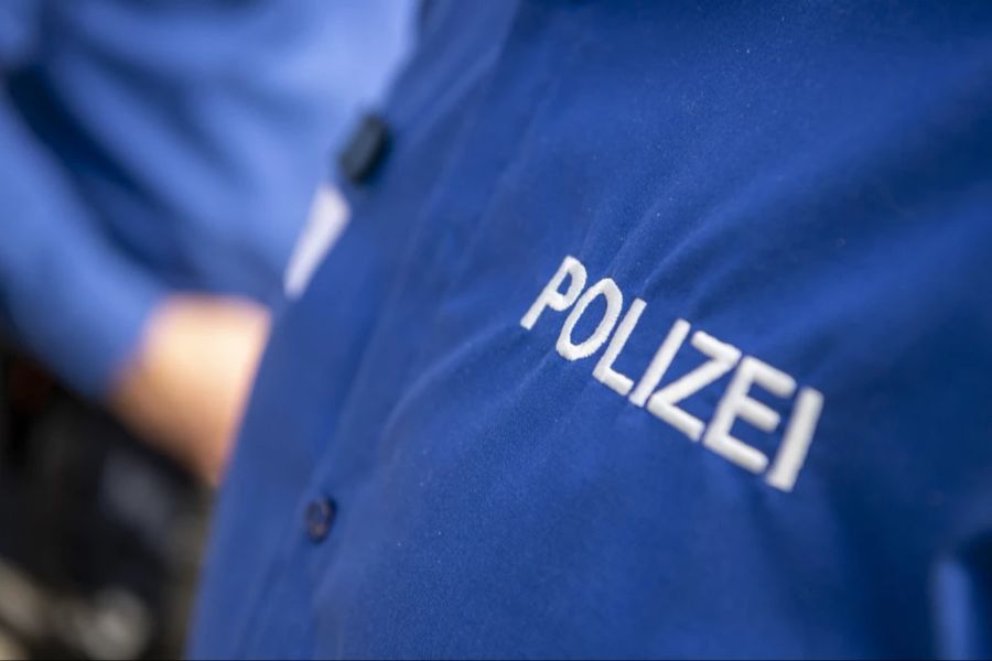 Die Polizei muss die Leute in so einem Fall entsprechend ziehen lassen.