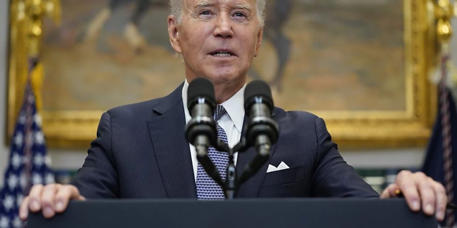 ARCHIV - Joe Biden, Präsident der USA, spricht im Roosevelt Room des Weissen Hauses. Foto: Evan Vucci/AP/dpa