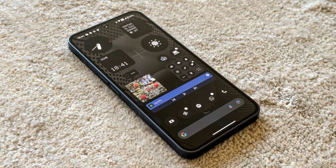 Das Display auf dem Phone (2) hat klar dünnere Ränder. Nau.ch