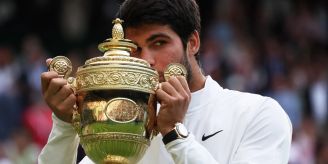 Mit seinen Eltern - Wimbledon-Sieger Alcaraz wohnt über Döner-Bude Mit seinen Eltern - Wimbledon-Sieger Alcaraz wohnt über Döner-Bude