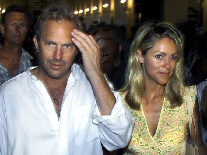 Kevin Costner und Christine Baumgartner im Jahr 2001. (Archivbild) Kevin Costner mit Ehefrau