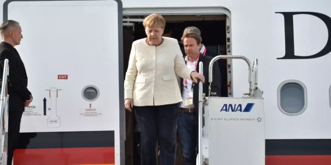Merkel bei Ankunft in Osaka Merkel bei Ankunft in Osaka
