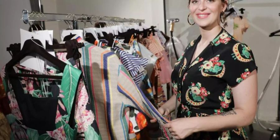 «Ich glaube, wir werfen zu schnell weg», findet die österreichische Designerin Lena Hoschek. Foto: Jörg Carstensen