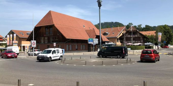 Ein Verkehrskreisel im Zentrum von Köniz. Ein Verkehrskreisel im Zentrum von Köniz.
