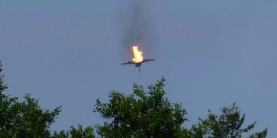 Bei Luftkampfübungen waren zwei Eurofighter über der Mecklenburgischen Seenplatte zusammengestossen und mehrere Kilometer voneinander entfernt abgestürzt.