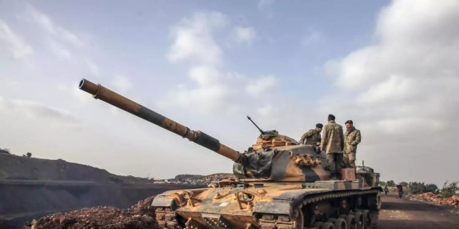 Ein Panzer der türkischen Armee steht im Norden Syriens. Die USA seien bereit, einen «einseitigen Einmarsch» der Türkei zu verhindern. Foto: XinHua