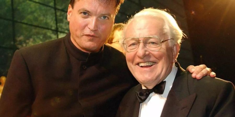 Dirigent Christian Thielemann (l) und der damalige Festspielleiter Wolfgang Wagner 2002 in bayreuth. Foto: Marcus Führer