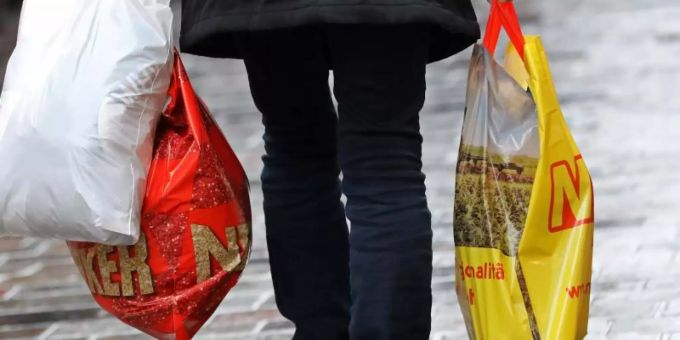 Daressalam - Tansania führt Verbot von Plastiktüten ein