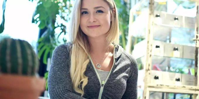 Fitness-Influencerin Sophia Thiel muss neue Kraft tanken. Foto: Britta Pedersen Fitness-Influencerin Sophia Thiel muss neue Kraft tanken. Foto: Britta Pedersen