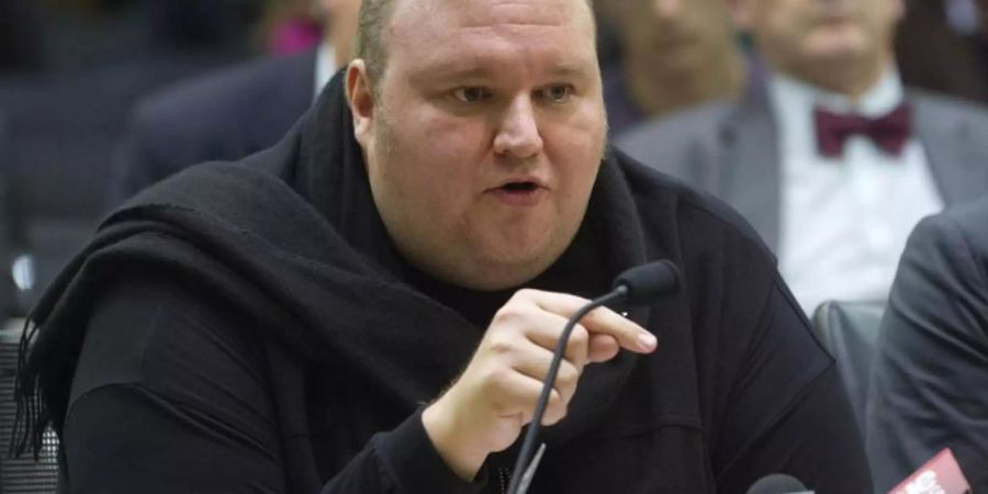 Kim Dotcom, deutscher Internetunternehmer, während einer Anhörung des Ausschusses für Geheimdienste im Parlament von Wellington. Foto: Mark Mitchell/New Zealand Herald/AP