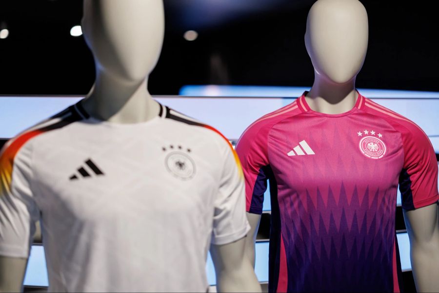 Die Adidas-Trikots sind ab 2027 Geschichte. Der DFB wechselt von Adidas zu Nike.