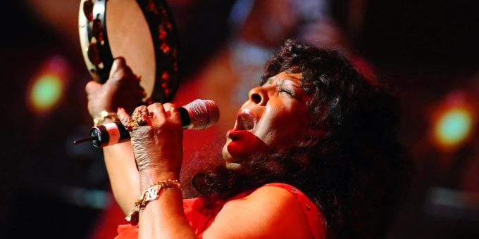 Die Soul-Sängerin Martha Reeves. Soul-Sängerin