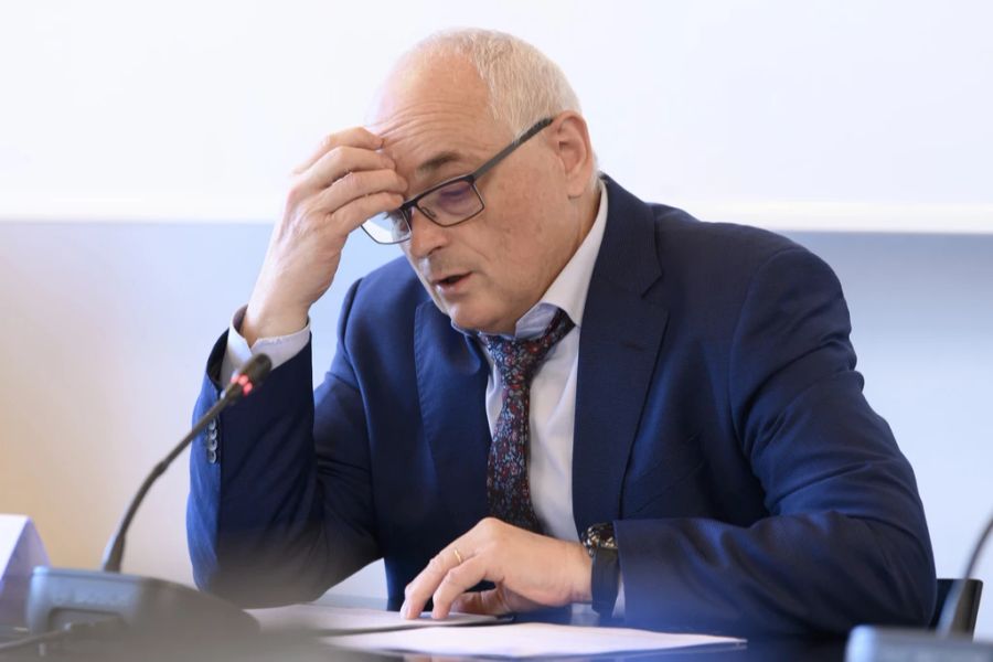 Der Gesundheits-, Sozial- und Integrationsdirektor Pierre Alain Schnegg, spricht während einer Jahresmedienkonferenz der Gesundheits-, Sozial- und Integrationsdirektion des Kantons Bern, am Freitag.