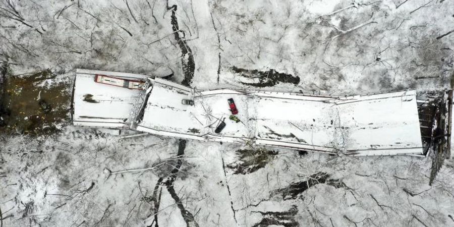 Die Ursache für den Einsturz der Brücke wird noch untersucht. Foto: Gene J. Puskar/AP/dpa