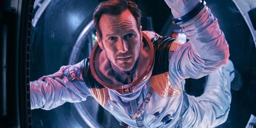 Ex-Astronaut Brian Harper (Patrick Wilson) in einer Szene des Films «Moonfall». Der Film kommt am 10.02. in die deutschen Kinos. Foto: Reiner Bajo/LEONINE Studios/dpa