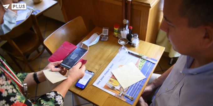 «Gewisse Sicherheit» - Zürcher Bar-Betreiber trauert Zertifikat nach