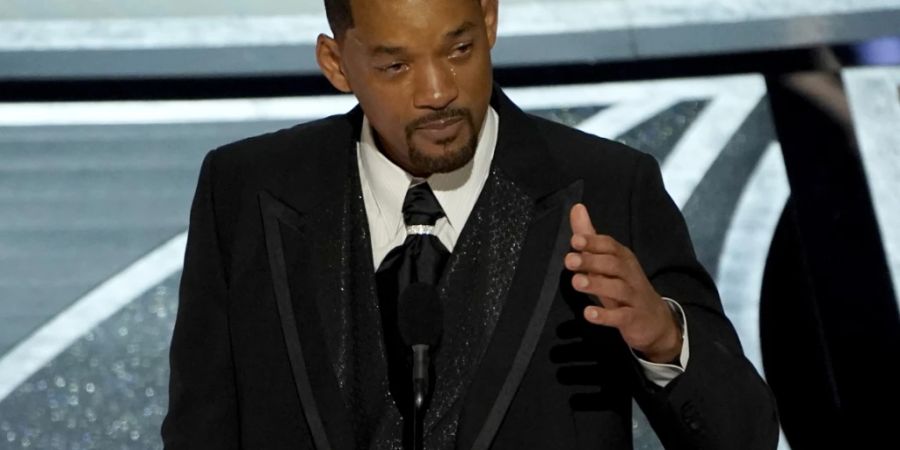 Will Smith weint, als er bei der 94. Verleihung der Academy Awards in Hollywood den Preis als bester Schauspieler für seine Rolle in dem Film «King Richard» entgegennimmt.