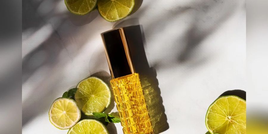 Zitronen und Parfum