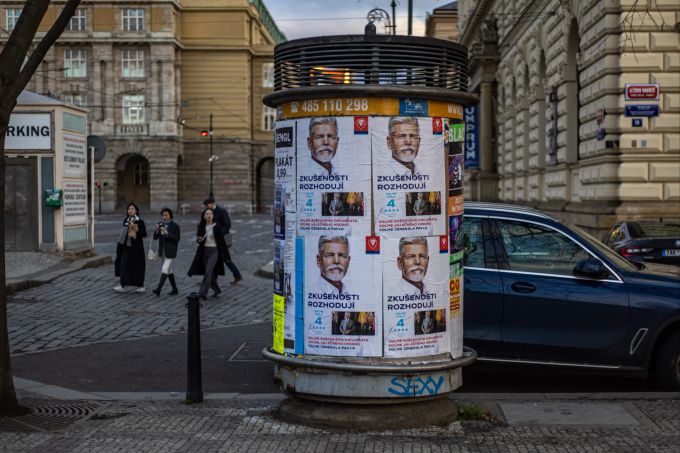 Der Wahlkampf ist in vollem Gange Czech presidential elections posters