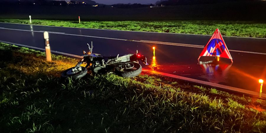 Der Motorradfahrer verletzte sich leicht.