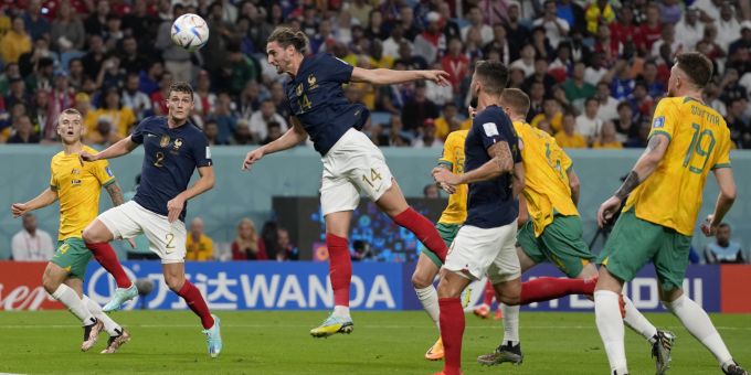 Adrien Rabiot trifft für Frankreich gegen Australien an der WM 2022. Frankreich Australien WM 2022