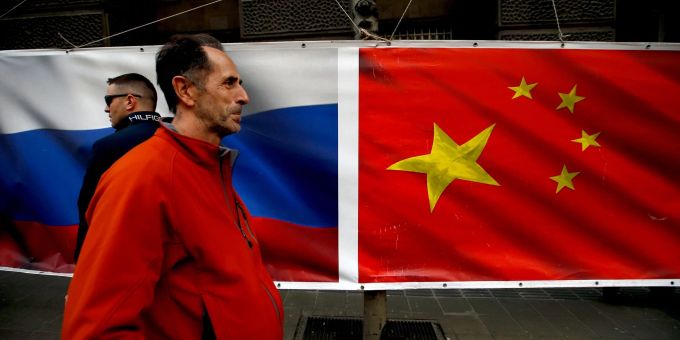 Unter anderem werden Russland und China Menschenrechtsverstösse vorgeworfen. (Symbolbild) Russland China