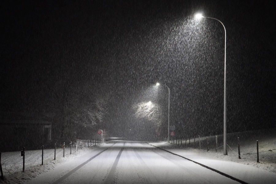 Im Kanton Glarus hat es in der Nacht angefangen zu schneien.