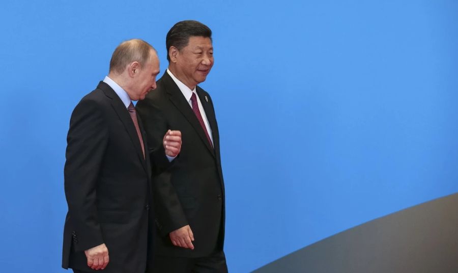 Mit dem chinesischen Machthaber Xi Jinping soll Putin sogar telefoniert haben.