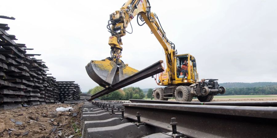 Sanierung einer ICE-Trasse. Das Netz soll fit gemacht werden für eine bessere Zukunft.